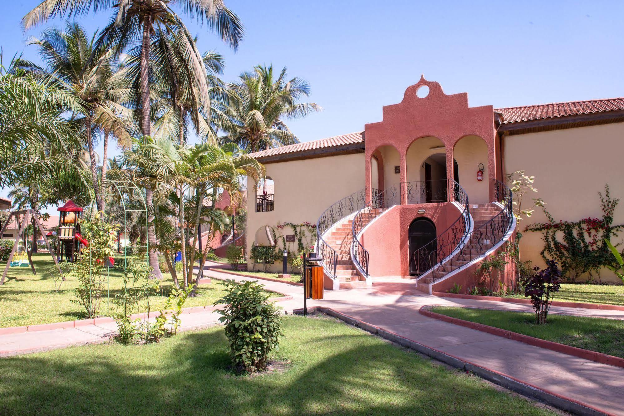 Ocean Bay Hotel & Resort Bakau 외부 사진