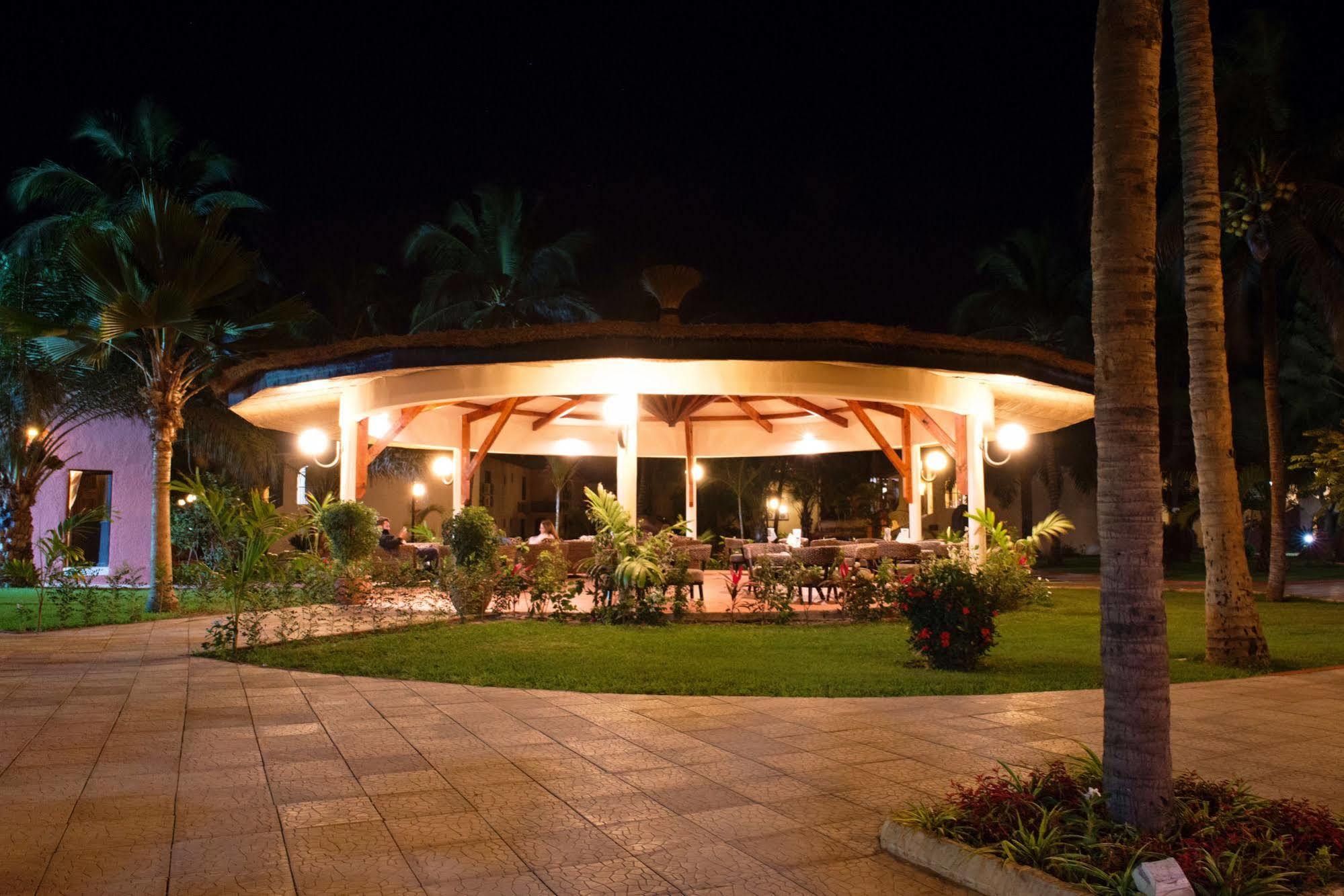 Ocean Bay Hotel & Resort Bakau 외부 사진